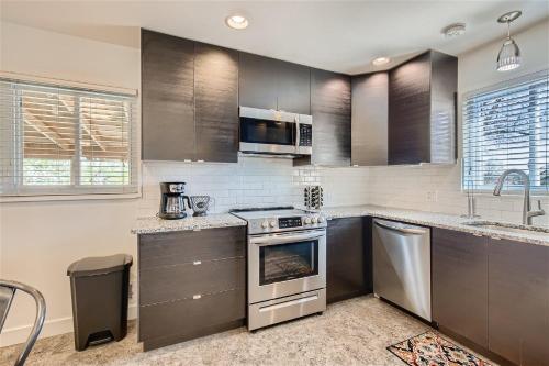 Newly Furnished & Updated • 15 min to Denver in Northglenn, USA