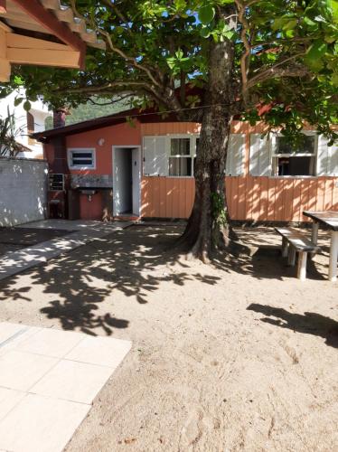 Casa na praia em frente ao mar in 里貝朗達伊利亞