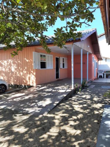 Casa na praia em frente ao mar in 里貝朗達伊利亞