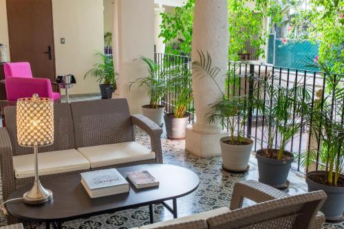 Junior Suite with Balcony image 3