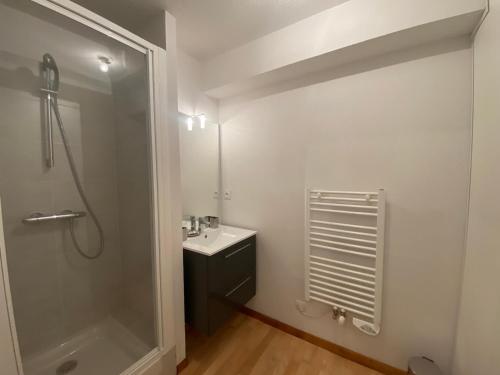 Charmant appartement 2 pieces avec balcon et parking - FR-1-692-99 in Passengue