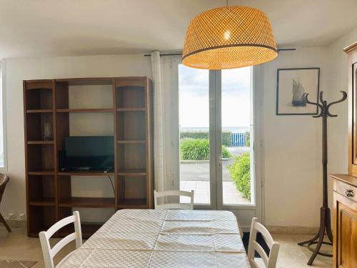 Appartement rénové en bord de mer avec terrasse - 4 pers, proche plage et port - FR-1-481-162 (Appartement renove en bord de mer avec terrasse - 4 pers, proche plage et port - FR-1-481-162) in Kerleven