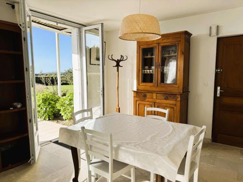 Appartement rénové en bord de mer avec terrasse - 4 pers, proche plage et port - FR-1-481-162 (Appartement renove en bord de mer avec terrasse - 4 pers, proche plage et port - FR-1-481-162) in Kerleven