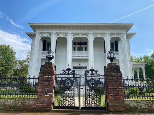 Shadowlawn Bed and Breakfast - 숙소 외관