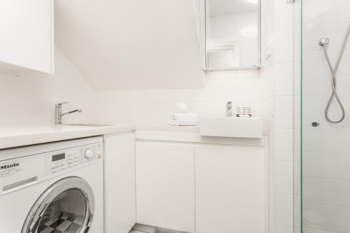 Lovely Studio with Patio 25 min from Sydney CBD - image 2