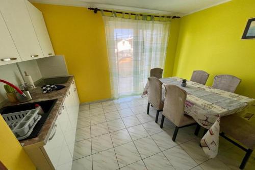 Apartmani Dari - near the beach