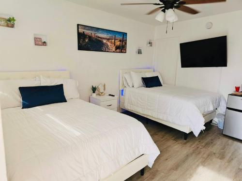 BEACH access STUDIO with free parking and no resort fees