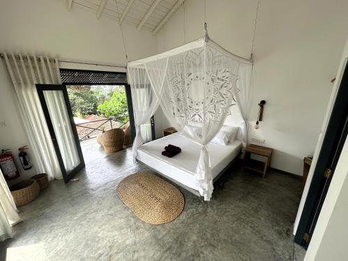 Standard Double Room image 5