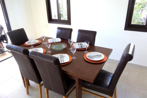 設施, Modern 3 bedroom villa, pool and close to golf course in 庫克利亞市中心