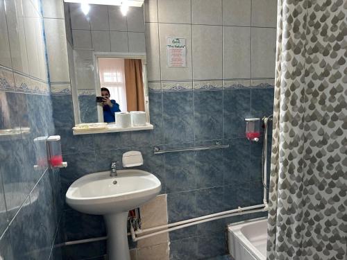 Basic Triple Room image 10