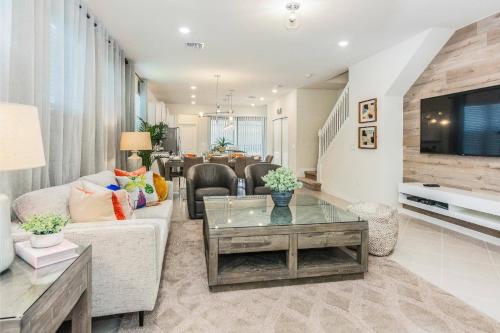 Last Minute Disney Getaway! Private Pool, Hot Tub & Games Room. Book Now! #29212 in Davenport, USA