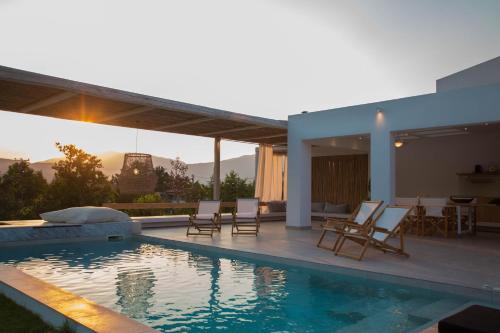 Aristotelia Gi - Premium Luxury Villas with Private Pools