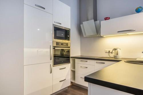 Superb Brand New Apartment Centra, Riga, Latvia, Riga (foto 10)