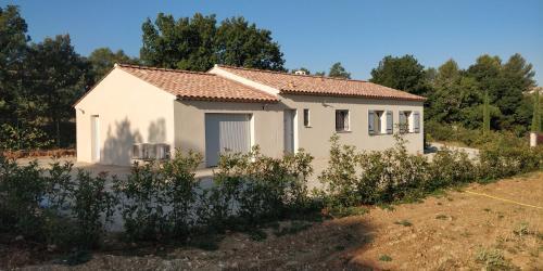 Villa 3 chambres dans le verdon - Location, gîte - Saint-Julien-le-Montagnier