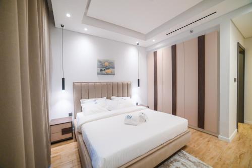 Luxurious New 1BR Apt Prime Jumeirah Garden City, Dubai (photo 10)