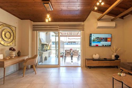 Stunning and spacious apt in Athens - image 14
