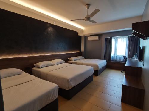 Lumut Hotel Room Type - Super Family Suite
