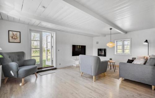 Stunning Home In Ringkøbing With Wifi in Hee