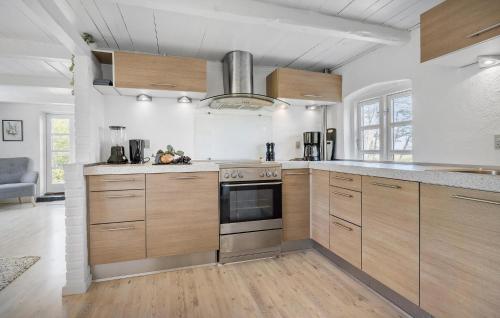 Kitchen, Stunning Home In Ringkøbing With Wifi in Hee