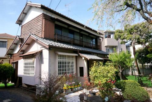 200 sqm villa Shinjuku 20 min 3 parking accessible centennial garden