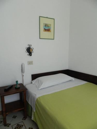 Single Room image 3