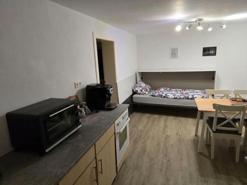 Nürburgring 2 Zimmer mit Küche und Bad (Nurburgring 2 Zimmer mit Kuche und Bad) in 凱爾貝格鎮中心