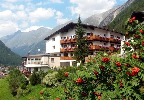 Exterior view, Hotel Garni Fiegl Apart in Solden