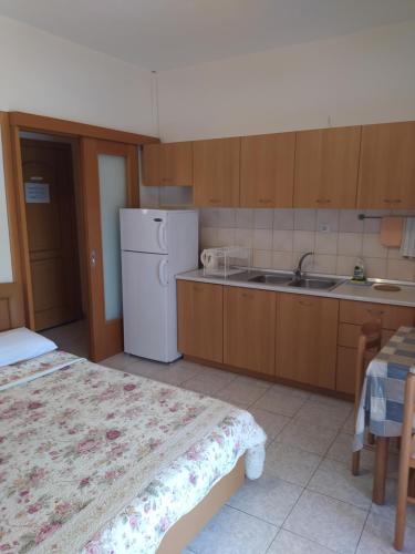 Anestis Apartments - image 14