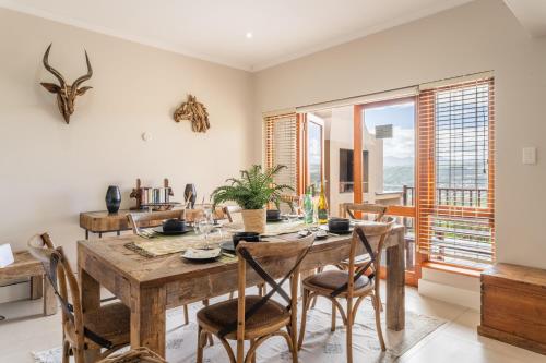 Luxury , space and views - Pezula Villa 13 in Sparrebosch