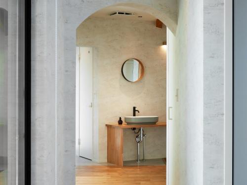 Private Villa with Pool and Sunset in Kochi - Accommodation - Aki