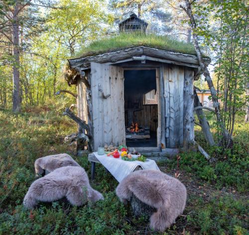 Mökki - The White Blue Wilderness Lodge