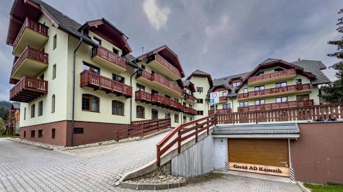 外部景觀, Kamzik Apartment with Mountain View & Garage DONOVALY in 比斯特里察