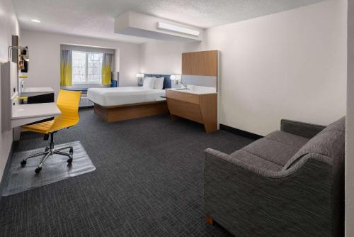 Microtel Inn and Suites Dover - image 13