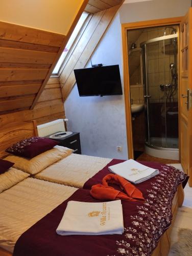 2 twin beds