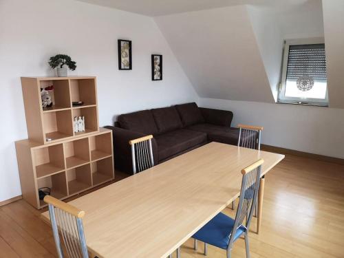 Drei Zimmer Appartment mit Küche & Bad - Apartment - Weingarten