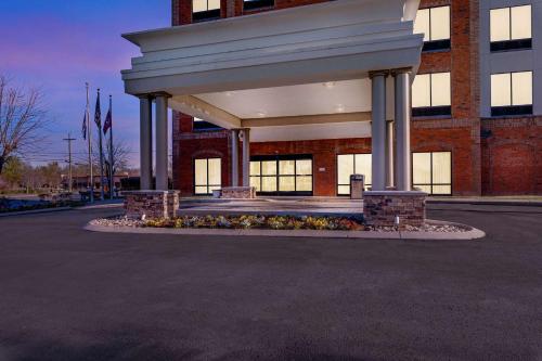 Comfort Suites Murfreesboro Shopping District