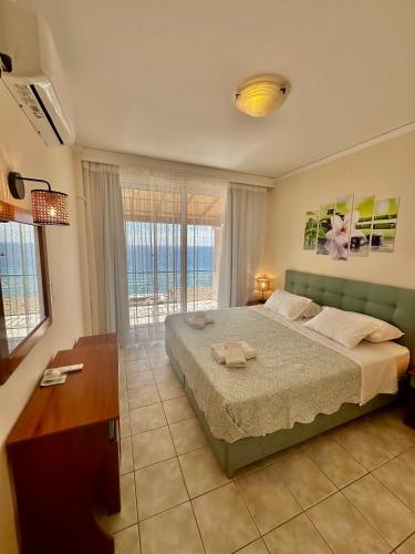 1 double bed, 2 sofa beds