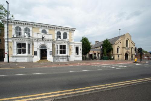 Sandford House Hotel Wetherspoon