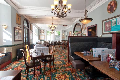 Sandford House Hotel Wetherspoon