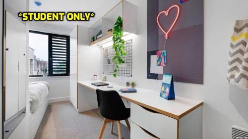 Student Only Zeni Ensuite Rooms, Colchester
