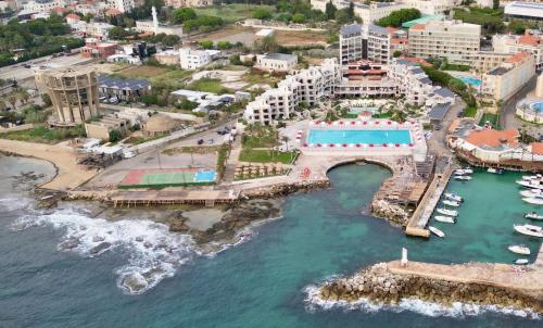 Beachfront Chalet in Aqualand Resort - Batroun, Batroûn (fotografie 9)
