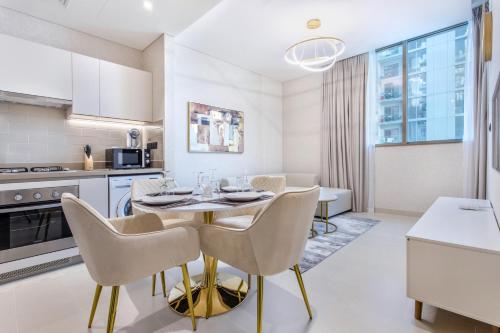 STAY BY LATINEM Luxury 1BR Holiday Home CV A1507 near Burj Khalifa, Dubai (Foto 6)