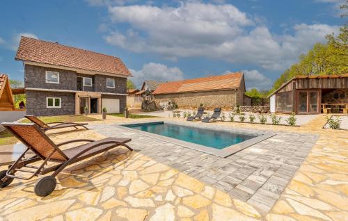Peldbaseins, Beautiful Home In Gracac in Gracac
