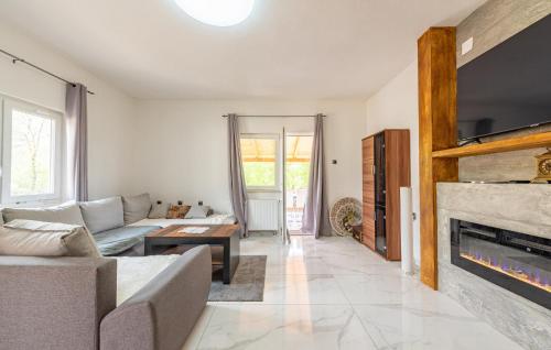 Beautiful Home In Gracac in Gracac