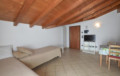 Beautiful Apartment In Domaso With Wifi
