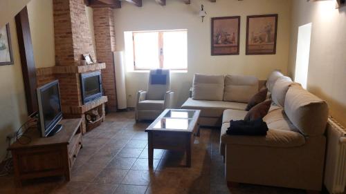 Közös társalgó / TV, El Tinao de la Hiruela (Entremelojos) in La Hiruela