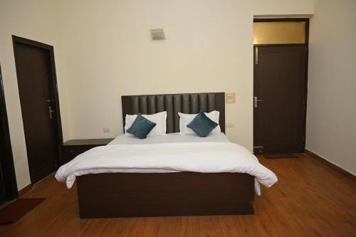 ownstay chhatarpur