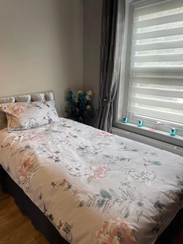 1 double bed, 1 twin bed