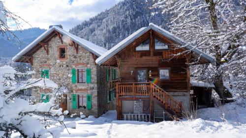 The Stone House - 10 Bed Chalet near Morzine - Location, gîte - Saint-Jean-d'Aulps