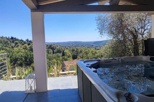 Villa piscine et jacuzzi la madonnette